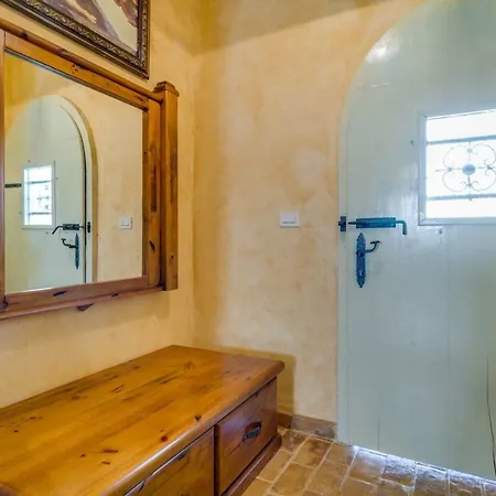 Especially Charm Stone House With A Pool 度假居 *