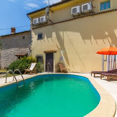 Especially Charm Stone House With A Pool * Svetvinčenat