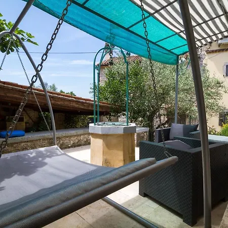 度假居 Especially Charm Stone House With A Pool Svetvinčenat