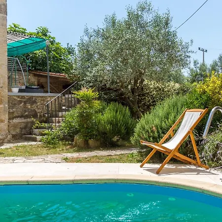度假居 Especially Charm Stone House With A Pool *
